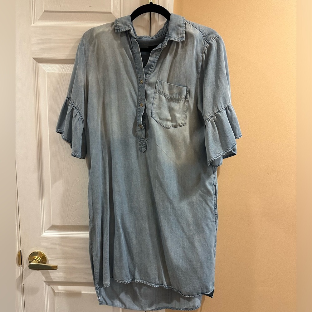 Women’s size medium light denim wash dress casual